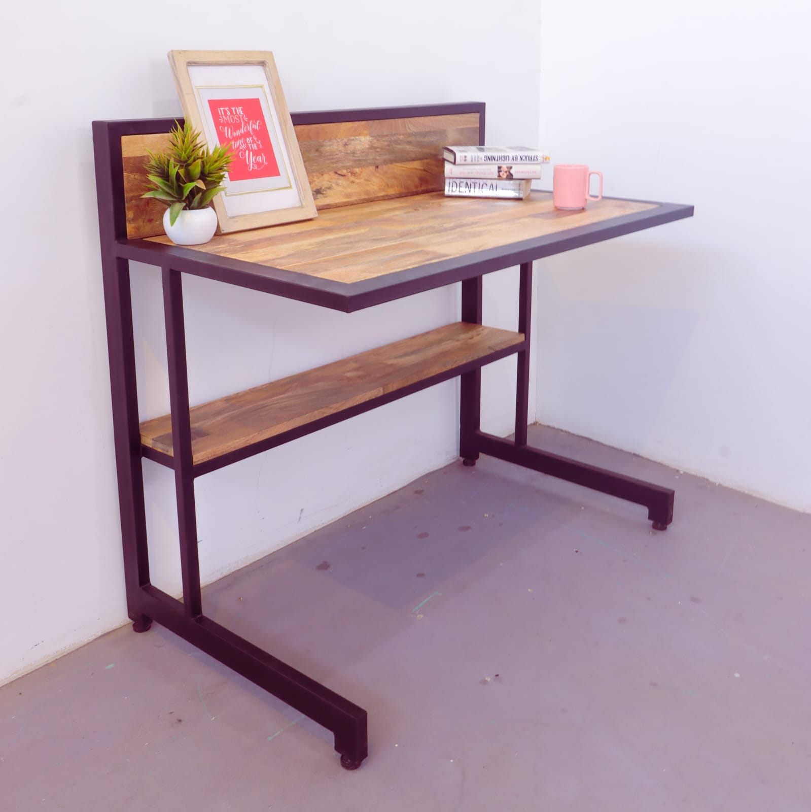 Biju Study Table